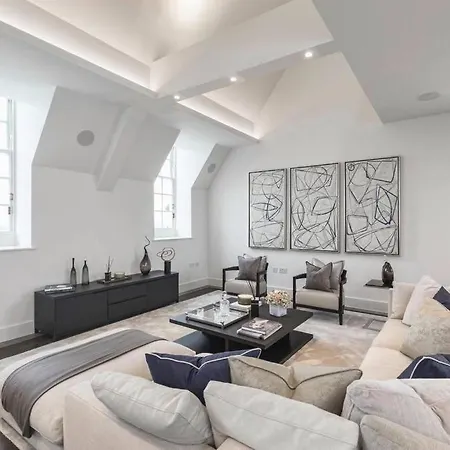 아파트 Spacious Close To The Center *